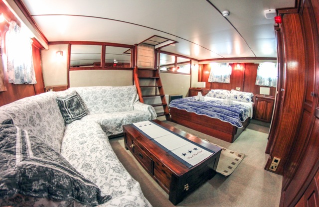 Dive Center For Sale - Liveaboard Diving Expedition Luxury Yacht 27m - 88ft looking for partner 
